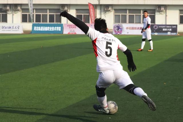 英联杯-B费卡塞米罗梅开二度 曼联5-2莱斯特城